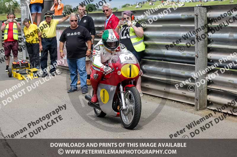 Vintage motorcycle club;eventdigitalimages;mallory park;mallory park trackday photographs;no limits trackdays;peter wileman photography;trackday digital images;trackday photos;vmcc festival 1000 bikes photographs